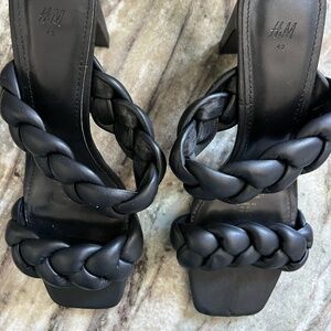 H&M Black Braided Faux Leather Slip-On Sandals – Size 42 (10.5)